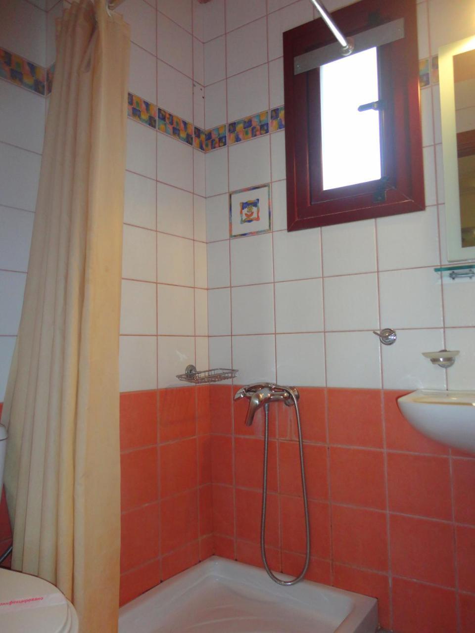 Lirio Guest House Makrakómi Eksteriør bilde