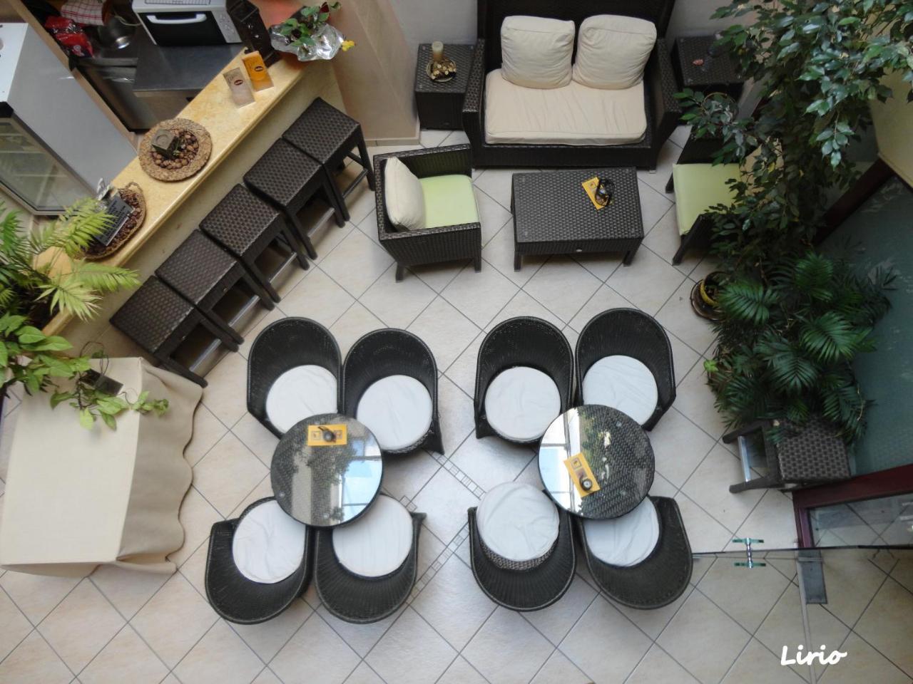 Lirio Guest House Makrakómi Eksteriør bilde