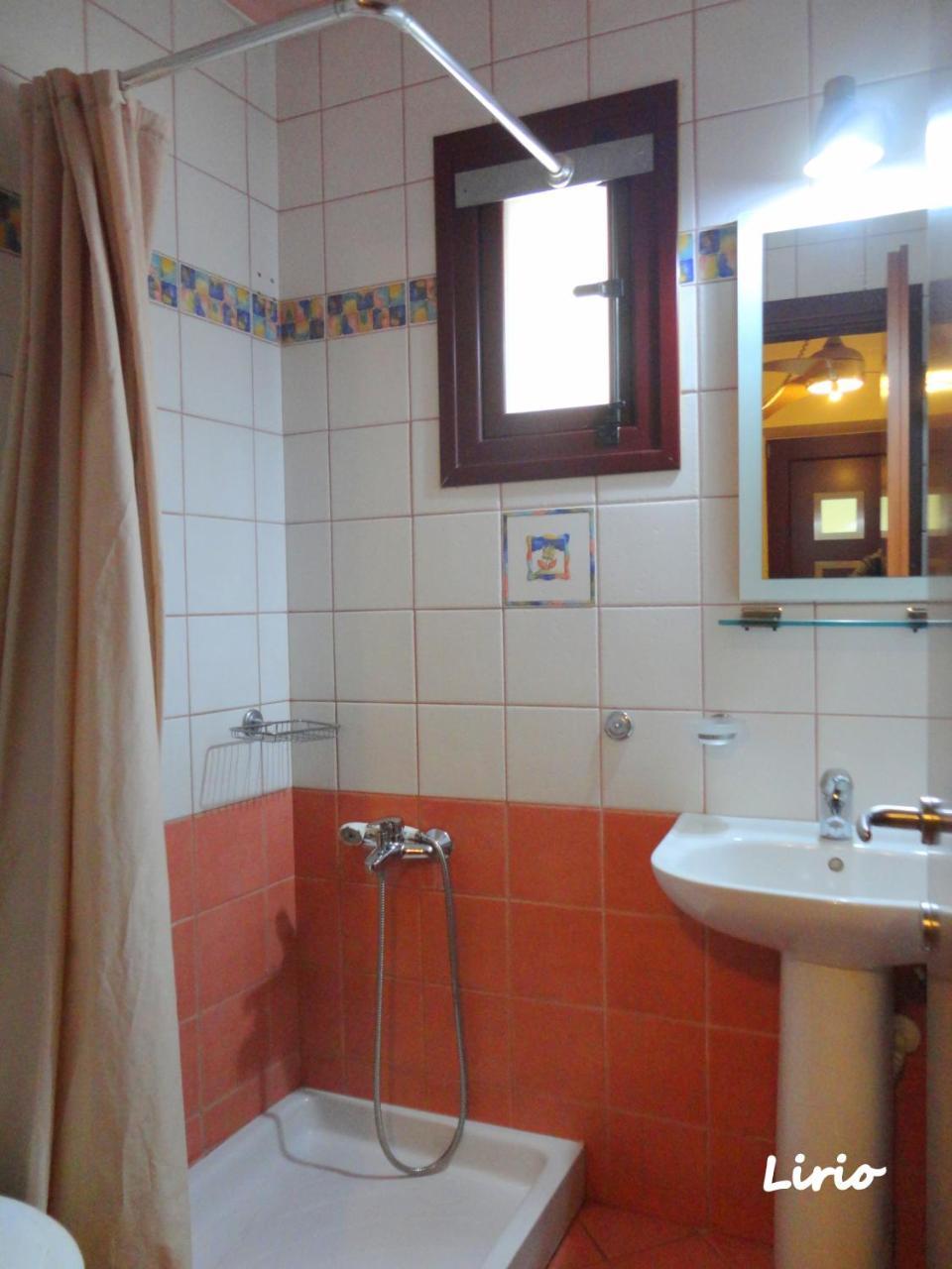 Lirio Guest House Makrakómi Eksteriør bilde
